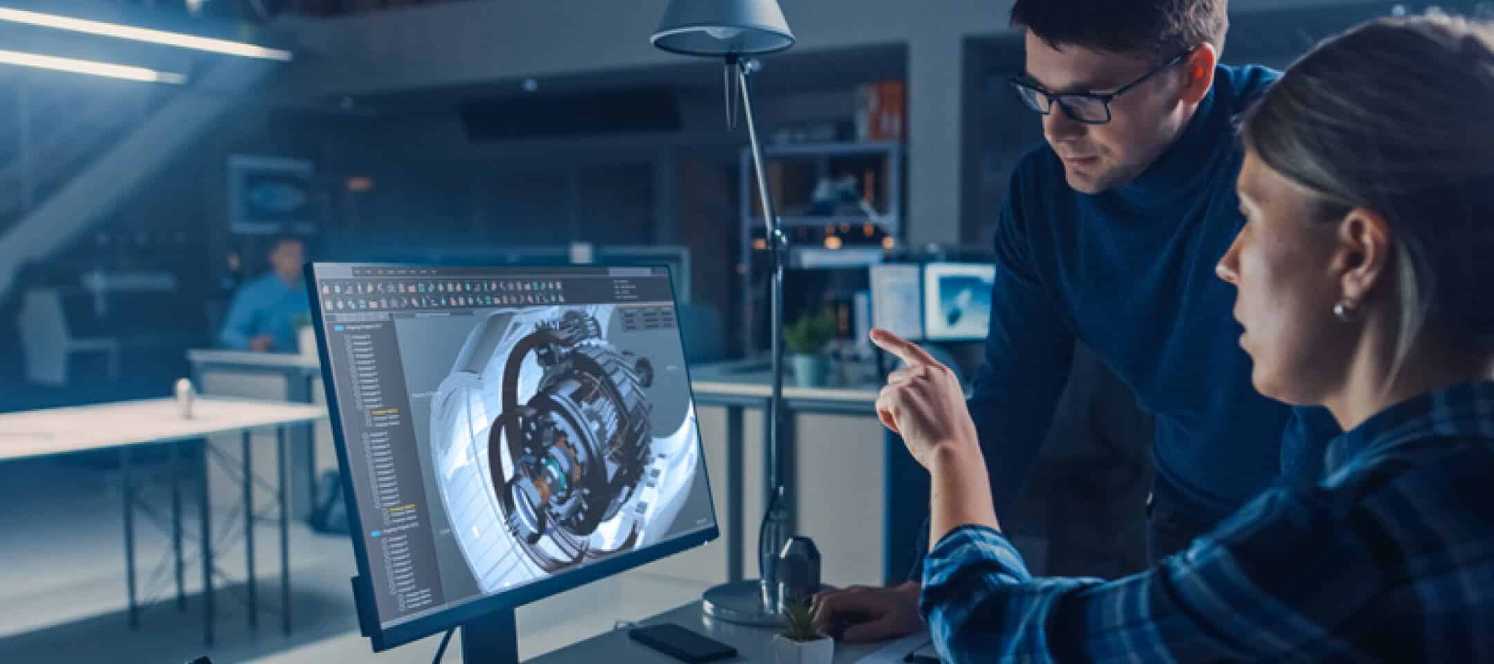 Photo de chercheurs analysant des informations sur un ordinateur