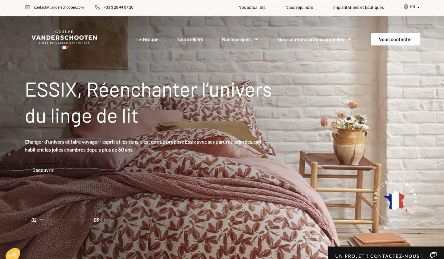 Capture d'écran du site Vandershooten, photo d'un lit avec des draps colorés roses